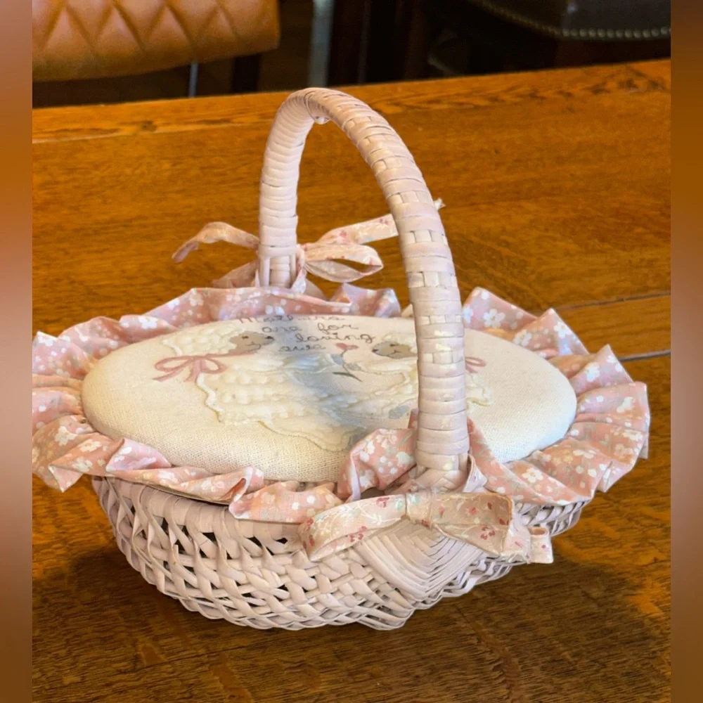 Vintage Folk Art Basket w/ Lid Sewing Storage Lambs Mother’s Love Appliqué